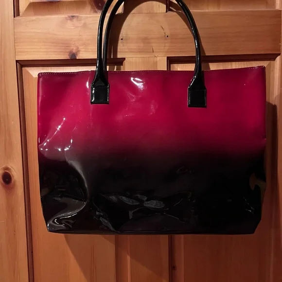 Elizabeth Arden large red and black patent tote bag - Picture 4 of 8